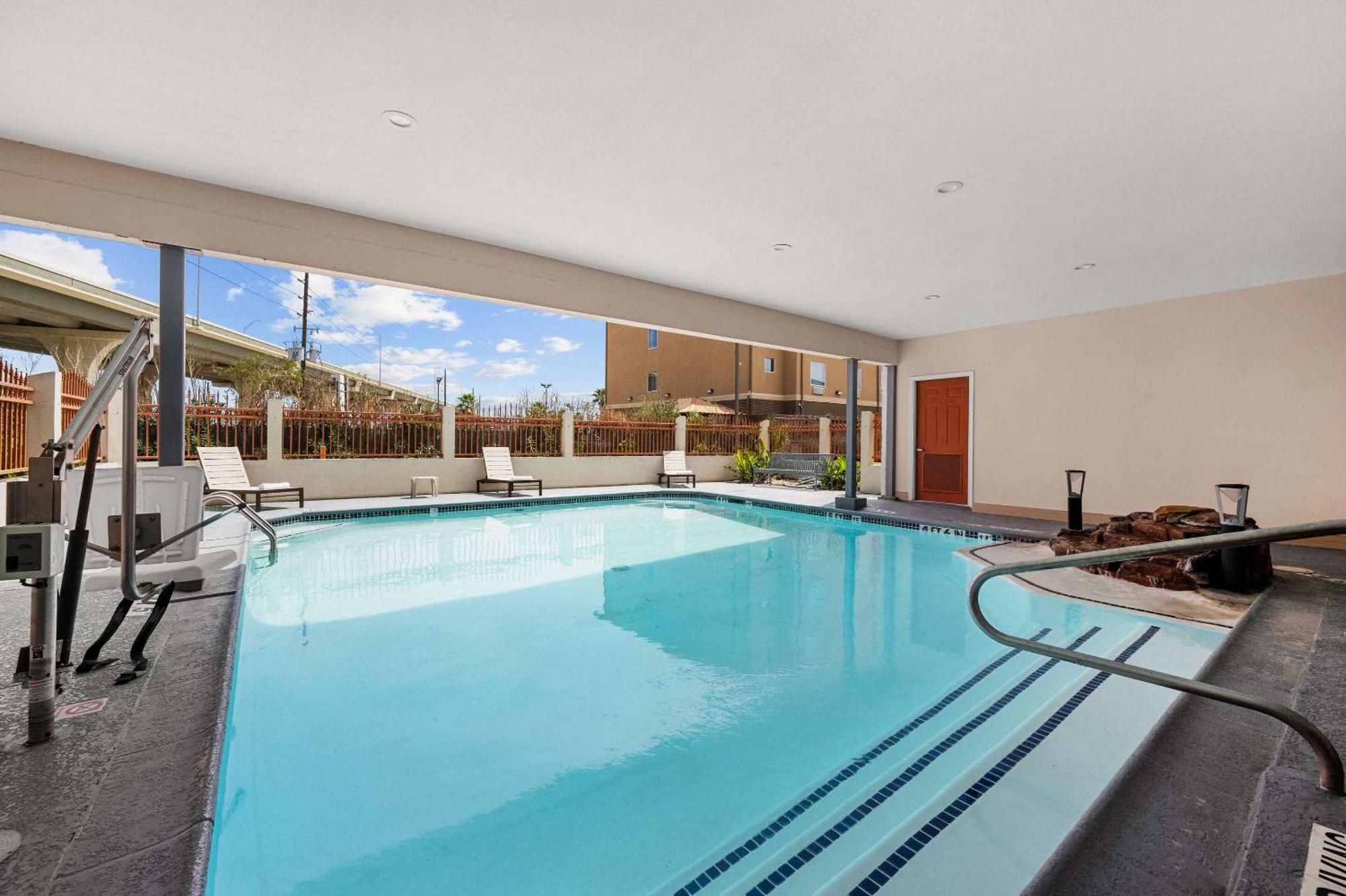 Quality & Hotel Cypress