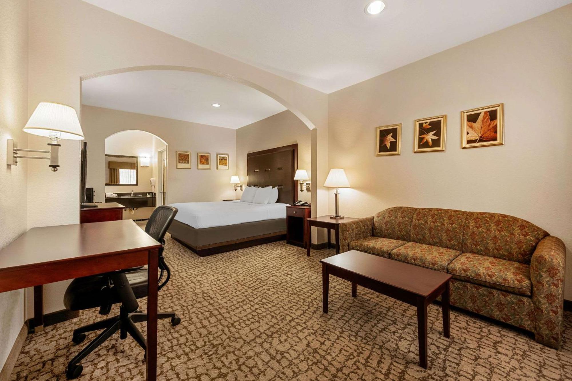 Hotel Quality & Cypress