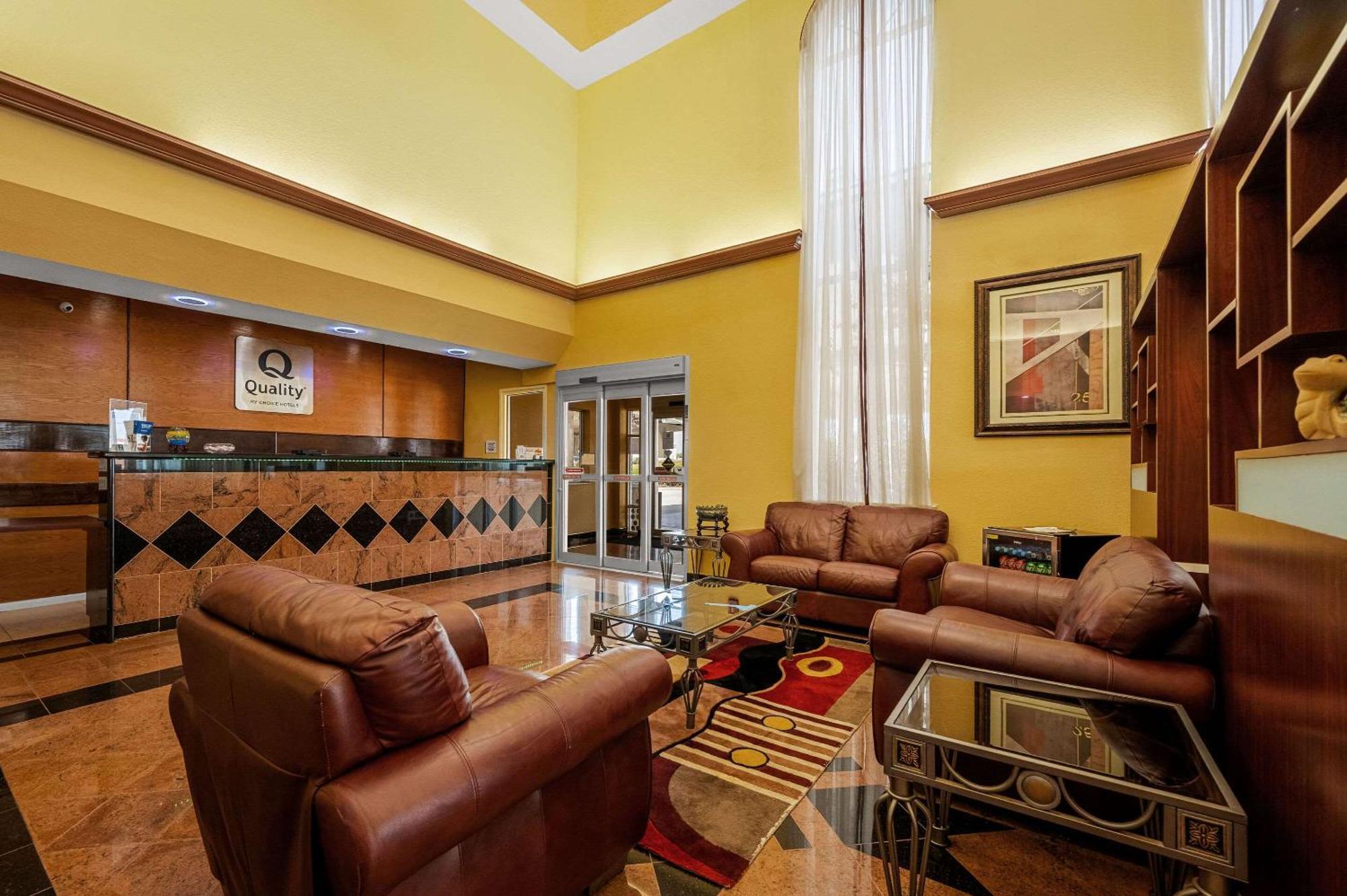 Hotel Quality & Cypress